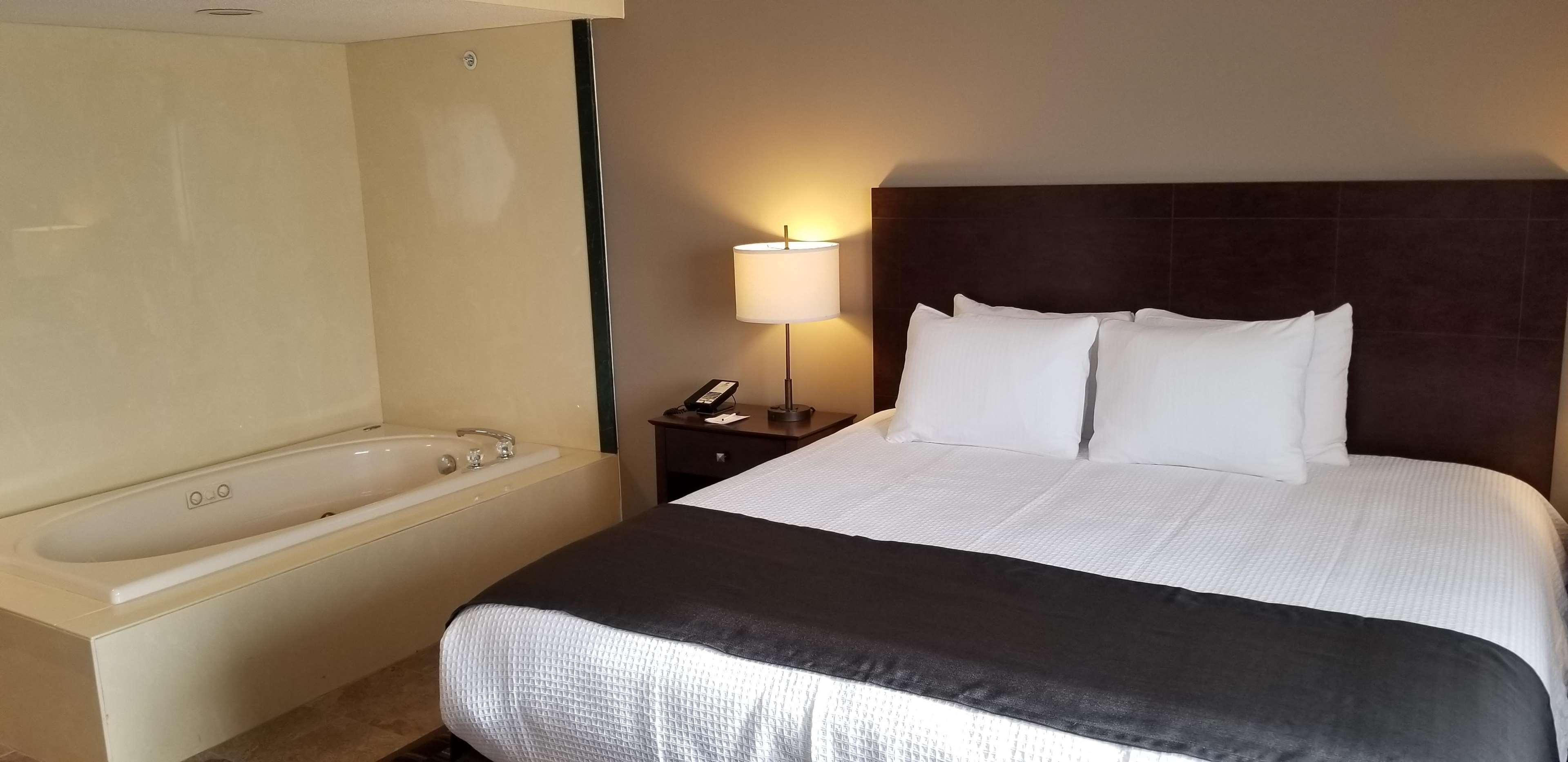 Best Western University Inn Urbana Bagian luar foto